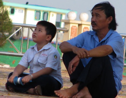 Sôi động mùa thả diều bên bờ sông Hậu - 3 Sôi động mùa thả diều bên bờ sông Hậu - 3