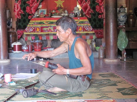 Kỳ 2: Huyền thoại đánh giặc giữ làng bằng bằng độc Ch’pơơr - 2 Kỳ 2: Huyền thoại đánh giặc giữ làng bằng bằng độc Ch’pơơr - 2