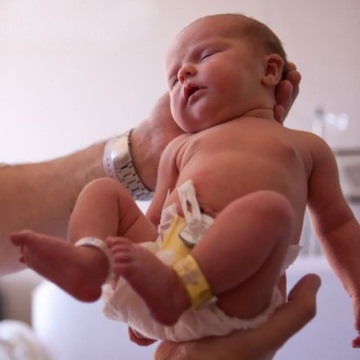 Đón gần 100 trẻ ra đời bằng phương pháp thụ tinh ống nghiệm - 1