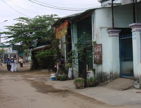 Quảng Ngãi: Học sinh rầm rộ đi xe máy đến trường - 2