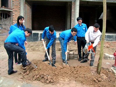 Mỗi đoàn viên trồng một cây xanh - 1