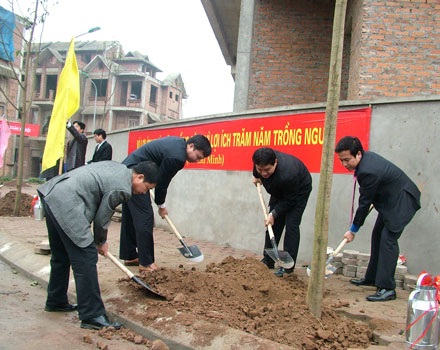 Mỗi đoàn viên trồng một cây xanh - 2