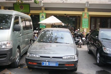 Vẫn nườm nượp xe công đi lễ chùa - 3