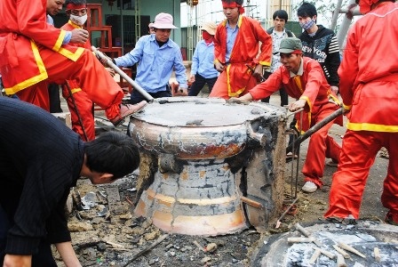 Xem lễ đúc trống đồng dâng vua Hùng - 9 Xem lễ đúc trống đồng dâng vua Hùng - 9