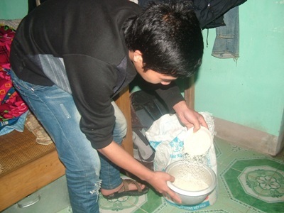 Hà Tĩnh: Đầu năm, giá cả tăng… sinh viên “méo mặt” - 1