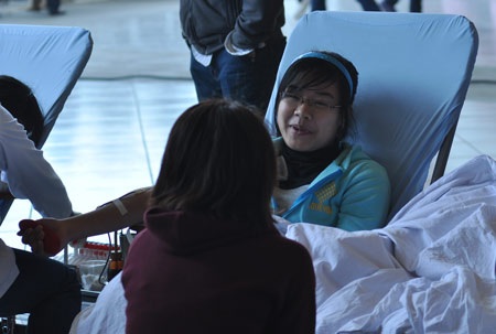 Người đẹp biển Nguyễn Thị Loan “tiên phong” đi hiến máu - 10