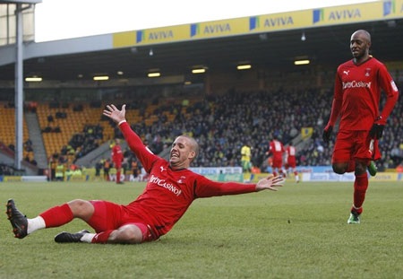 Leyton Orient - Arsenal: Khó có phép màu - 2