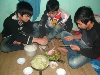 Hà Tĩnh: Đầu năm, giá cả tăng… sinh viên “méo mặt” - 3