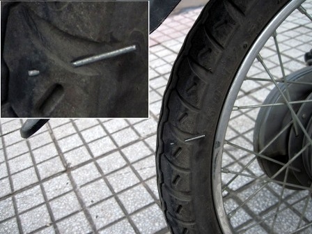 Tấm cản đinh lòng máng: vừa cản vừa dọn đinh - 1