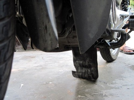 Tấm cản đinh lòng máng: vừa cản vừa dọn đinh - 3