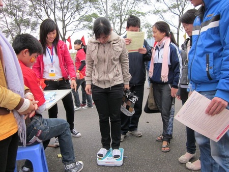 Bộ Trưởng Bộ Y tế sẻ chia giọt máu hồng - 3