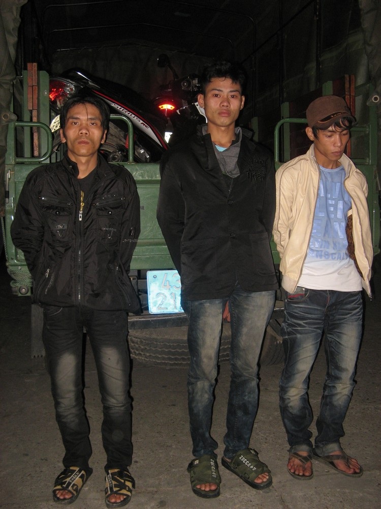 Đà Nẵng: Bắt nhóm cướp giật táo tợn - 1