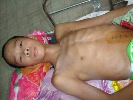 Thảm cảnh của gia đình gặp nạn vì sập nhà    - 1