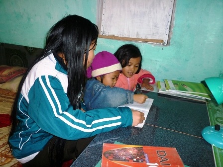 Nữ sinh bị bại liệt nhiều năm liền là HS giỏi toàn diện - 4