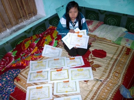 Nữ sinh bị bại liệt nhiều năm liền là HS giỏi toàn diện - 2