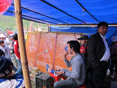 Đầu năm lắm “bác thằng bần” - 7