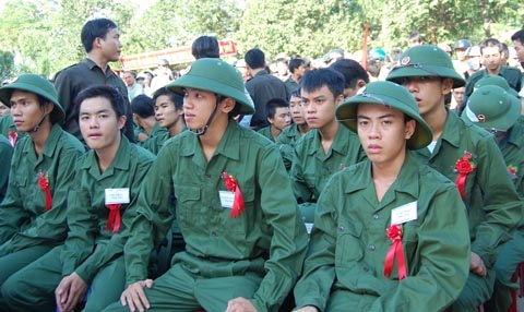 Hàng nghìn thanh niên hào hứng lên đường nhập ngũ  - 4