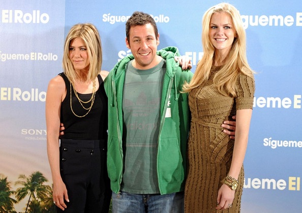 Adam Sandler sánh vai hai kiều nữ quảng cáo phim - 31 Adam Sandler sánh vai hai kiều nữ quảng cáo phim - 31