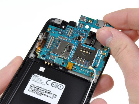 Bí mật “nội thất” của Samsung Galaxy S 4G - 14