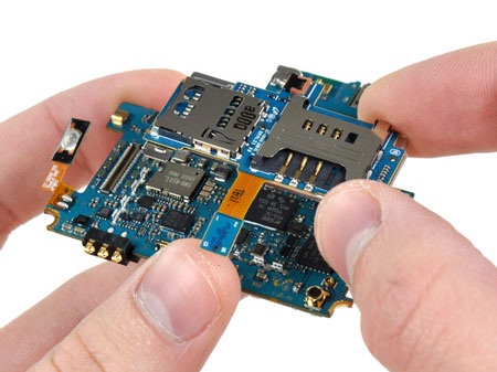 Bí mật “nội thất” của Samsung Galaxy S 4G - 15