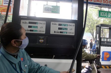 Giá xăng lên 19.300 đồng/lít từ 10h hôm nay - 1 Giá xăng lên 19.300 đồng/lít từ 10h hôm nay - 1