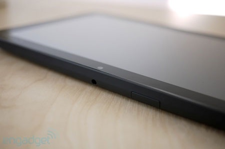 Cận cảnh máy tính bảng Motorola Xoom  - 3