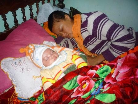 Tình cảnh đáng thương của người phụ nữ bị vỡ xương sọ sau 7 ngày sinh con - 1