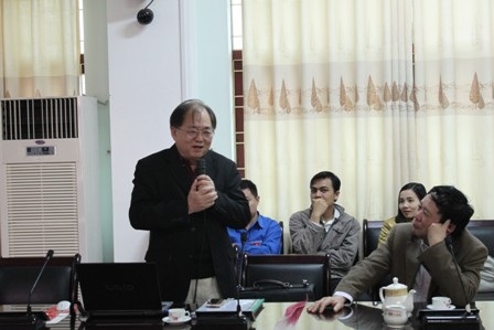 SV Trường ĐH Vinh giao lưu với các nhà Vật lý - 1 SV Trường ĐH Vinh giao lưu với các nhà Vật lý - 1