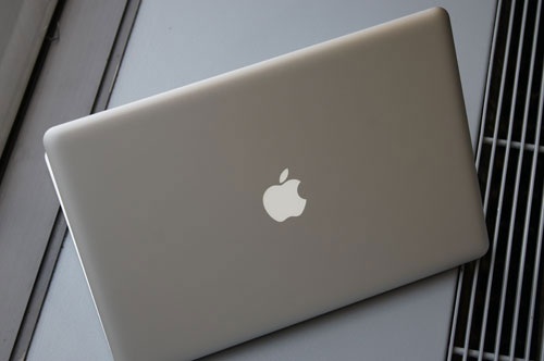 Đập hộp MacBook Pro dùng công nghệ Thunderbolt - 10