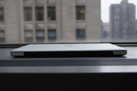 Đập hộp MacBook Pro dùng công nghệ Thunderbolt - 12