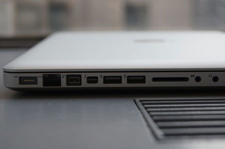 Đập hộp MacBook Pro dùng công nghệ Thunderbolt - 19