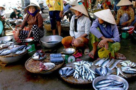 Giá cả leo thang, đời sống lao dốc - 1 Giá cả leo thang, đời sống lao dốc - 1