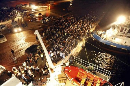 Tháo chạy khỏi Libya - 3 Tháo chạy khỏi Libya - 3