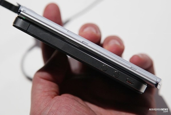 Smartphone mỏng nhất thế giới chính thức ra mắt - 1 Smartphone mỏng nhất thế giới chính thức ra mắt - 1