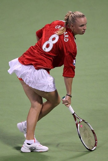 Tay vợt nữ số 1 thế giới hâm mộ Liverpool - 4