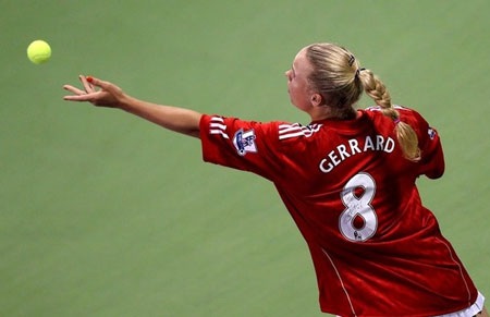 Tay vợt nữ số 1 thế giới hâm mộ Liverpool - 2