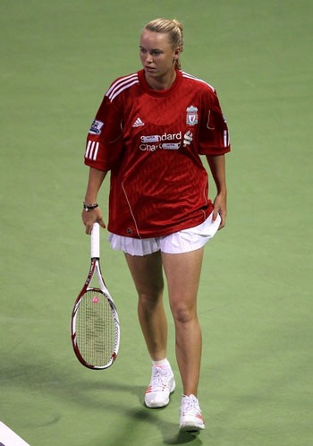 Tay vợt nữ số 1 thế giới hâm mộ Liverpool - 5