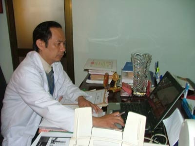 Một bác sĩ hết lòng vì người bệnh miền núi - 2 Một bác sĩ hết lòng vì người bệnh miền núi - 2