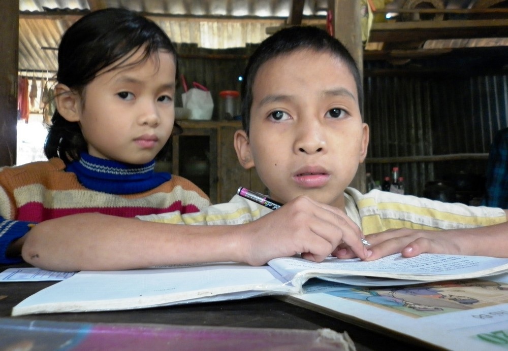 “Xin hãy cứu lấy đôi mắt con tôi” - 2