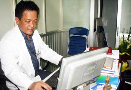 Người “phù phép” cứu rỗi những nỗi đau tật nguyền - 1 Người “phù phép” cứu rỗi những nỗi đau tật nguyền - 1