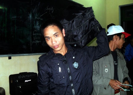 Những lao động Việt đầu tiên trở về từ Libya - 9