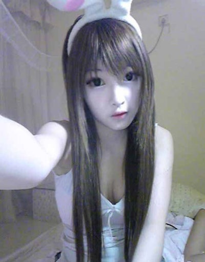 “Cô gái búp bê” làm xôn xao cư dân mạng - 3 “Cô gái búp bê” làm xôn xao cư dân mạng - 3