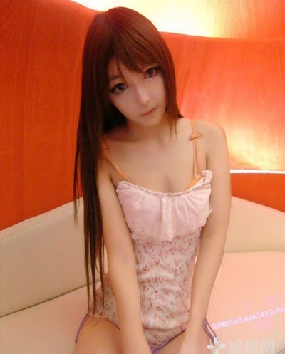 “Cô gái búp bê” làm xôn xao cư dân mạng - 4 “Cô gái búp bê” làm xôn xao cư dân mạng - 4