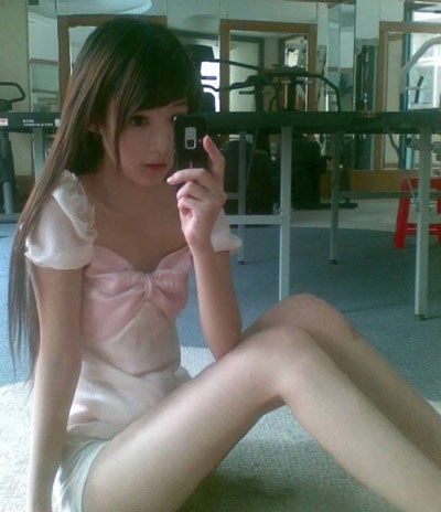 “Cô gái búp bê” làm xôn xao cư dân mạng - 8 “Cô gái búp bê” làm xôn xao cư dân mạng - 8