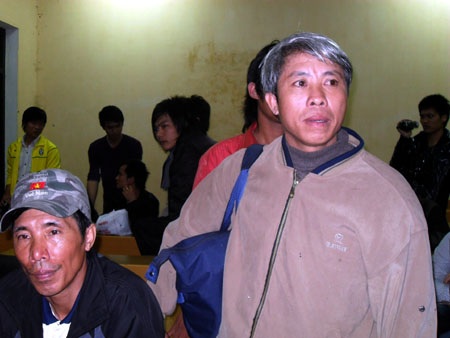 Những lao động Việt đầu tiên trở về từ Libya - 6