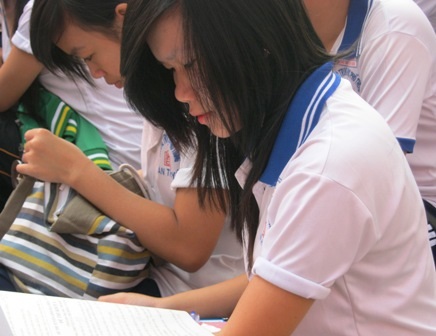 "Con thi sư phạm, mẹ đòi chết" - 2