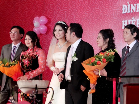 Cô dâu Trần Thị Quỳnh xinh đẹp trong ngày cưới - 4 Cô dâu Trần Thị Quỳnh xinh đẹp trong ngày cưới - 4