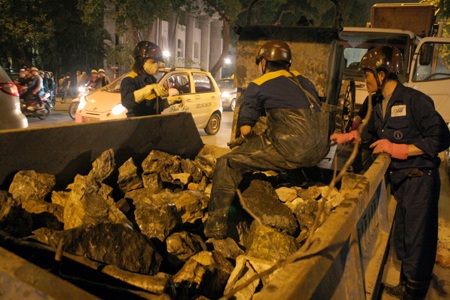 Cận cảnh những tảng đá hộc dưới lòng hồ Gươm - 5