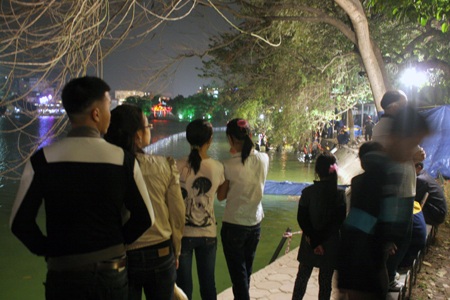 Cận cảnh những tảng đá hộc dưới lòng hồ Gươm - 10