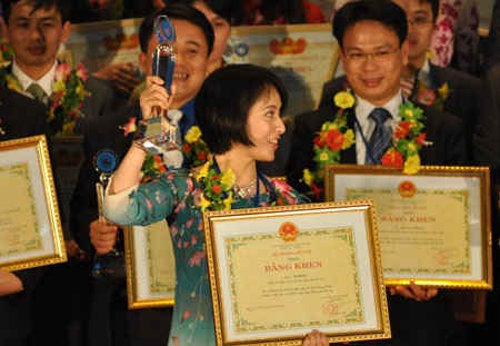 Cựu thủ khoa ĐH Y nhận giải thưởng Đặng Thùy Trâm 2011 - 2 Cựu thủ khoa ĐH Y nhận giải thưởng Đặng Thùy Trâm 2011 - 2
